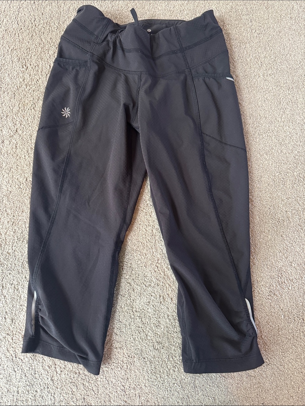 Athleta Black XXS Performance Capri Leggings